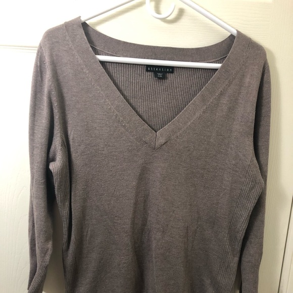 4 Sweatshirts 🔥🔥👚👚👚👚 - Picture 1 of 8